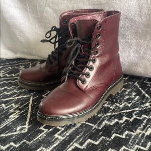 Women's Burgundy Lace-Up Boots